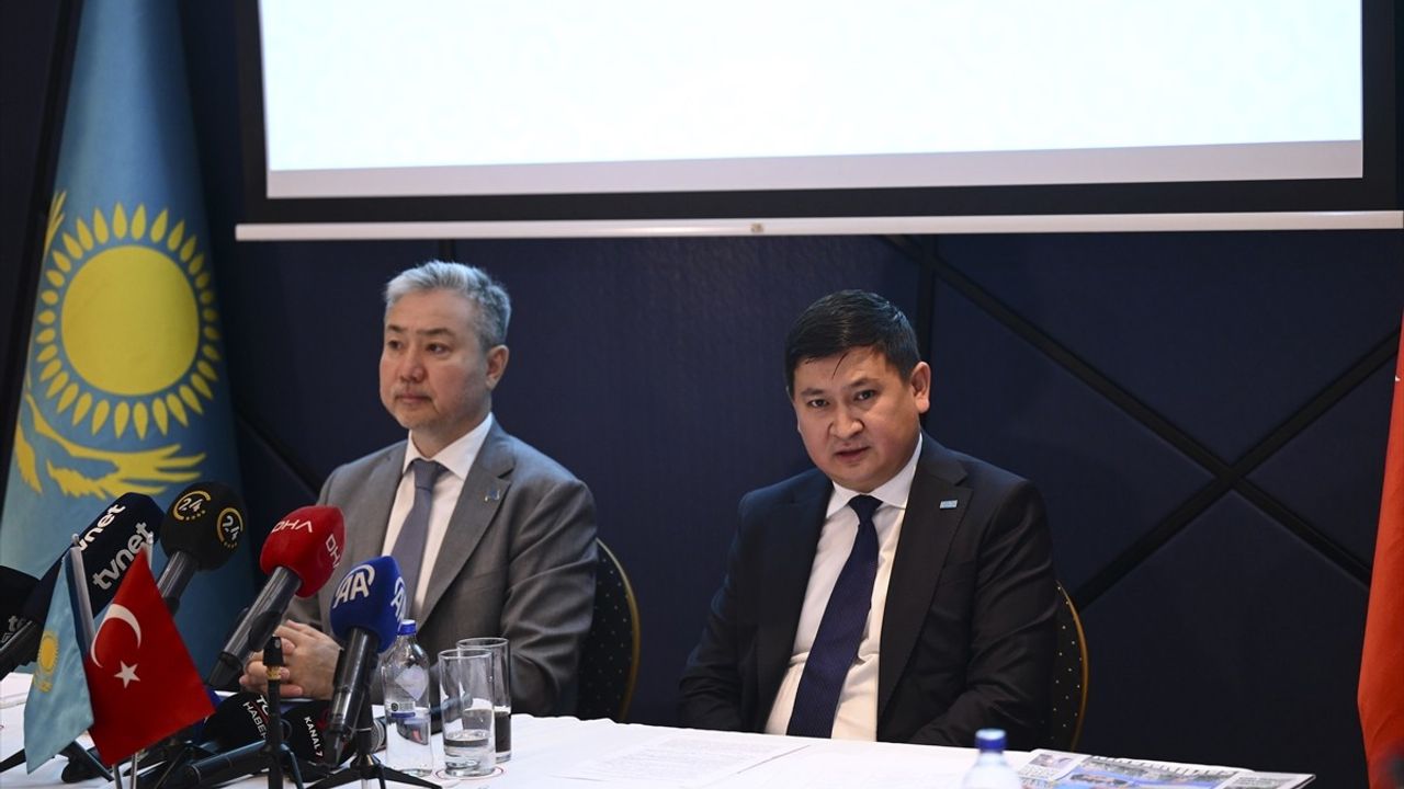 Kazakistan Diplomatik Temsilcileri, Türk Medyası ile Bir Araya Geldi