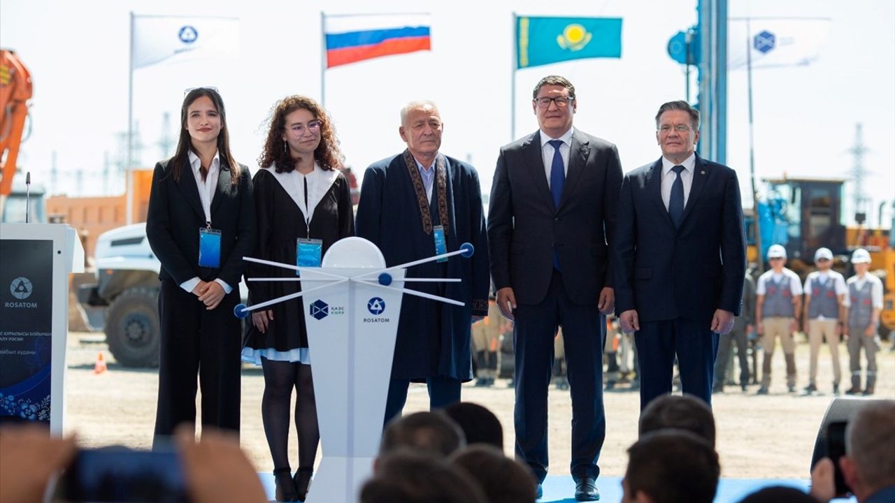 Kazakistan'ın İlk Nükleer Enerji Santrali İnşasına Başlandı