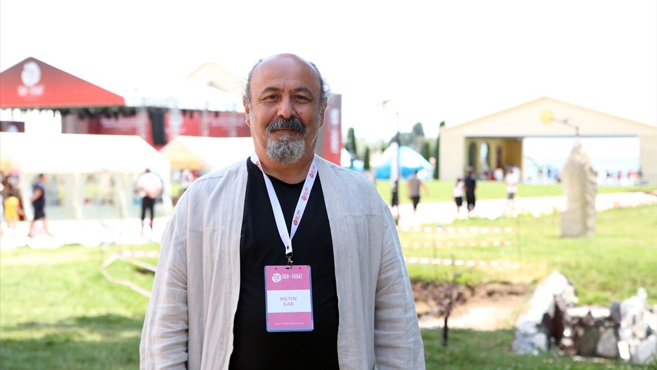 Kırgızistan'da Geleneksel Kültür ve Sanat Kongresi Düzenlendi