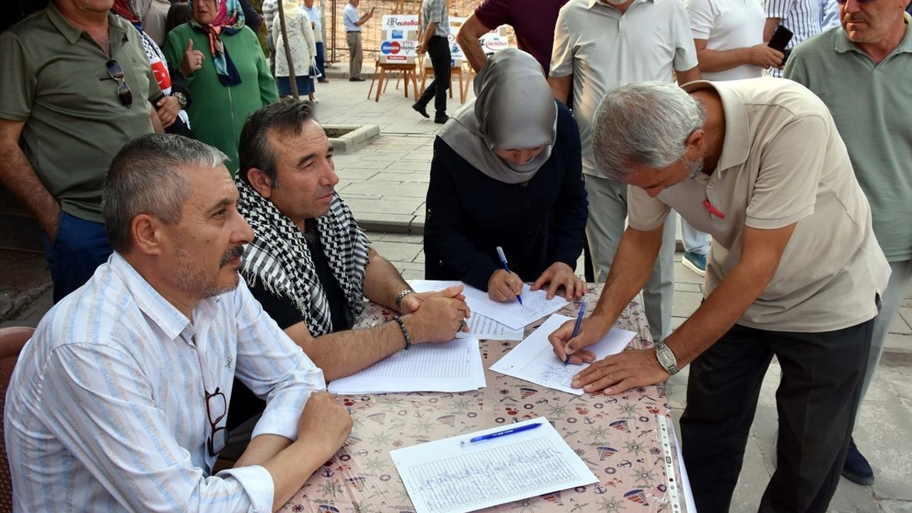 Kırıkkale'de Gazze'ye Destek İmza Kampanyası