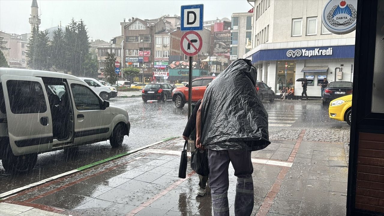 Kırklareli'nde Şiddetli Sağanak Yağış Yaşamı Olumsuz Etkiledi
