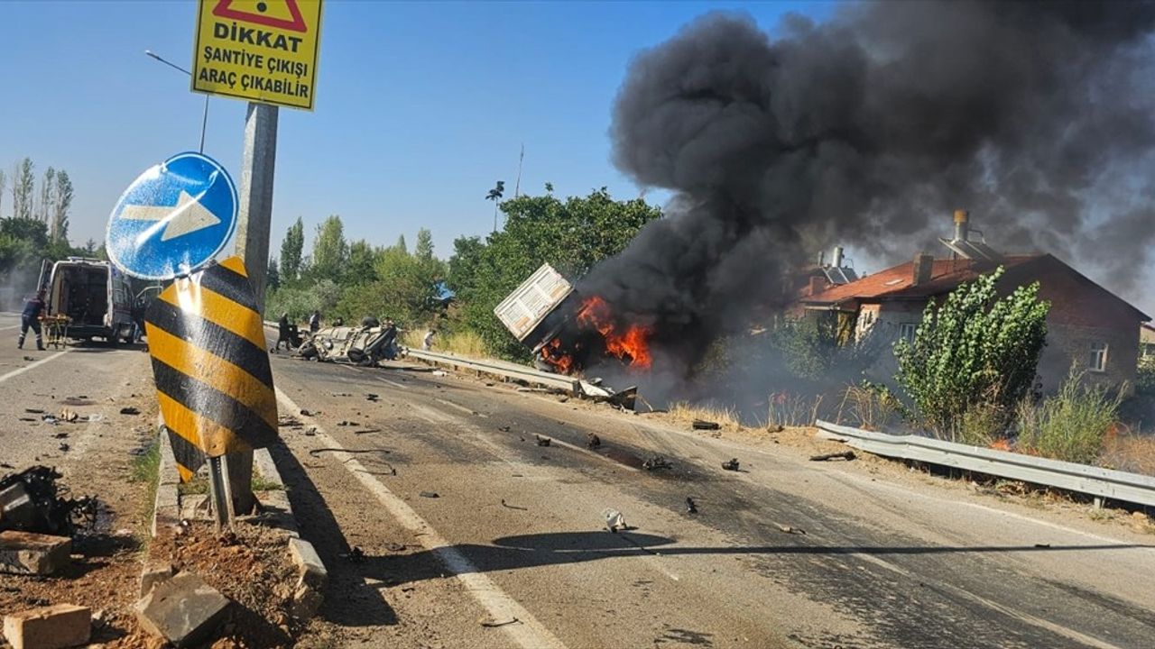 Konya'da Feci Kaza: 3 Kişi Hayatını Kaybetti