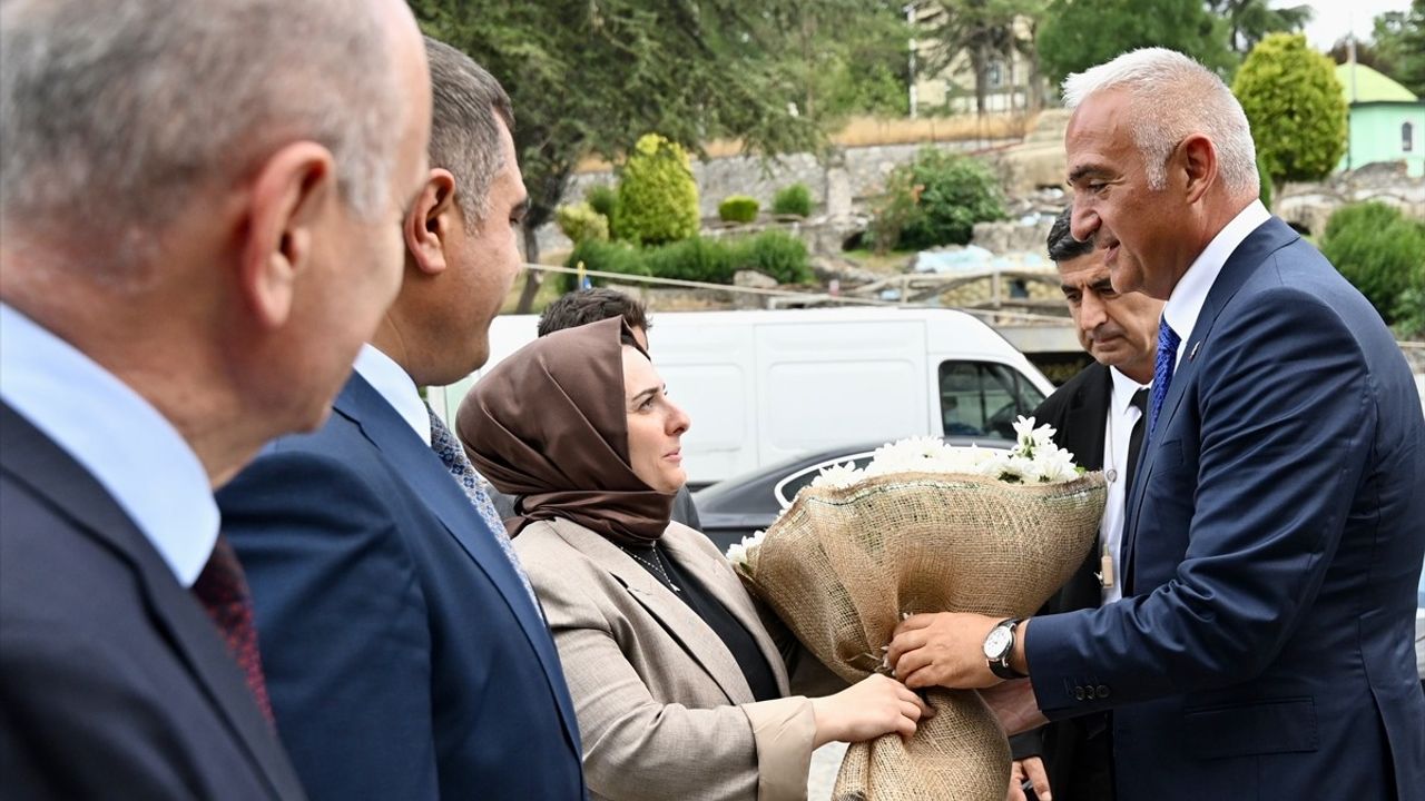 Kültür ve Turizm Bakanı Ersoy Düzce'de İncelemelerde Bulundu