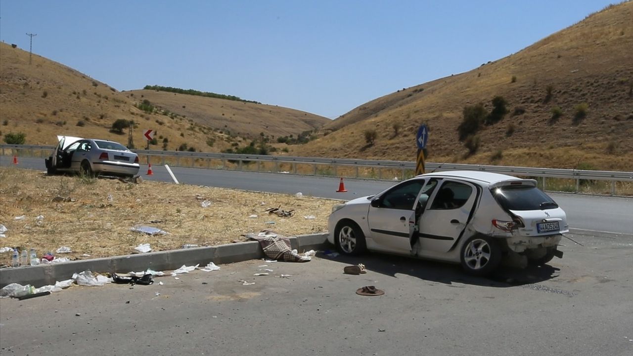 Malatya'da Trafik Kazası: 1 Ölü, 4 Yaralı