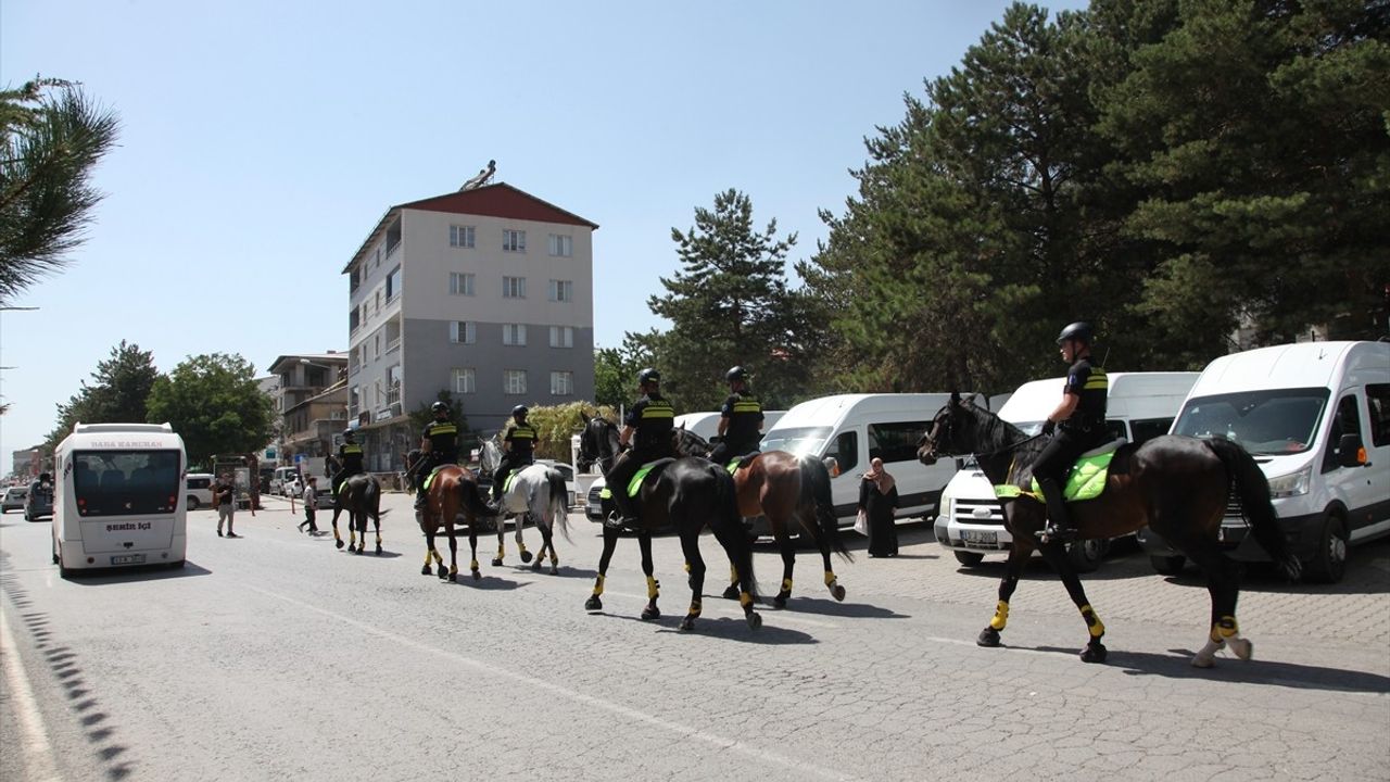 Malazgirt Zaferi Kutlamalarına Özel Atlı Polis Devriyesi