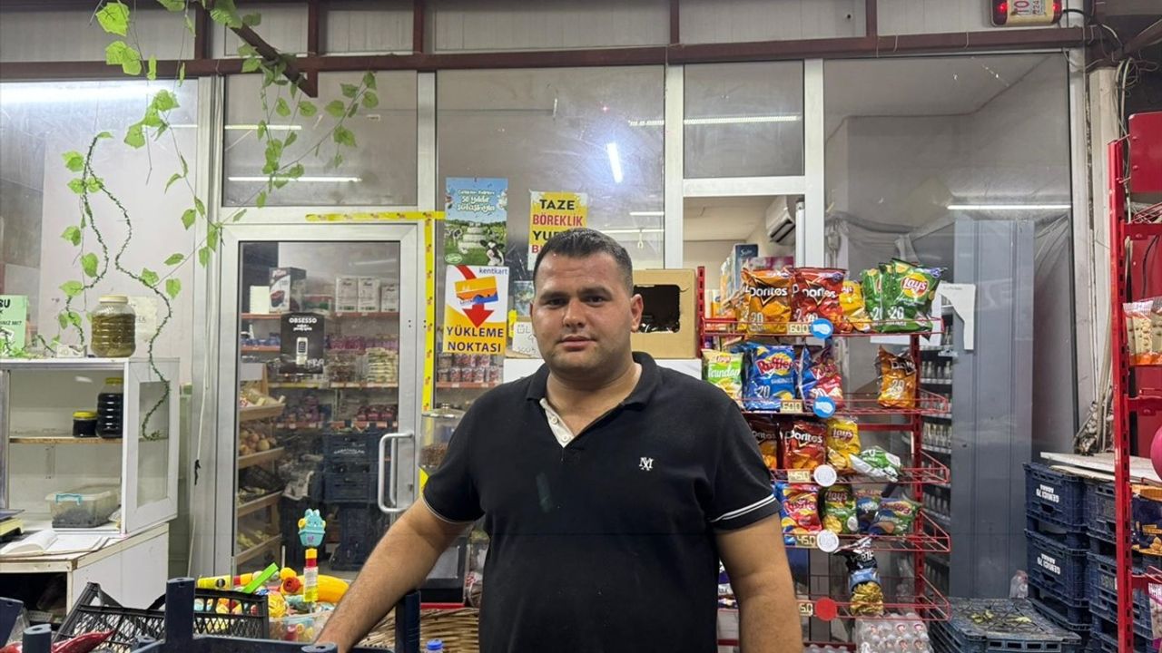 Market Çalışanına Saldırı Anı Güvenlik Kamerasında