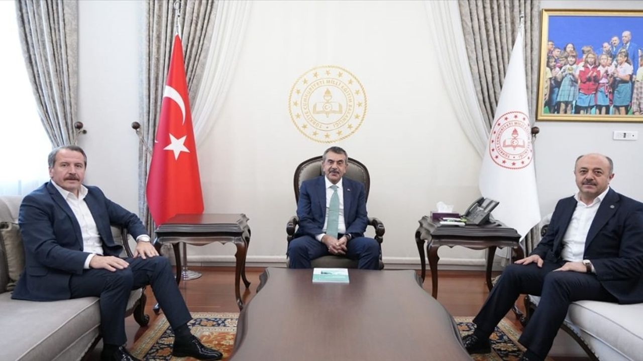 Memur-Sen Başkanı Yalçın'dan Bakan Tekin'e Eğitim Ziyareti
