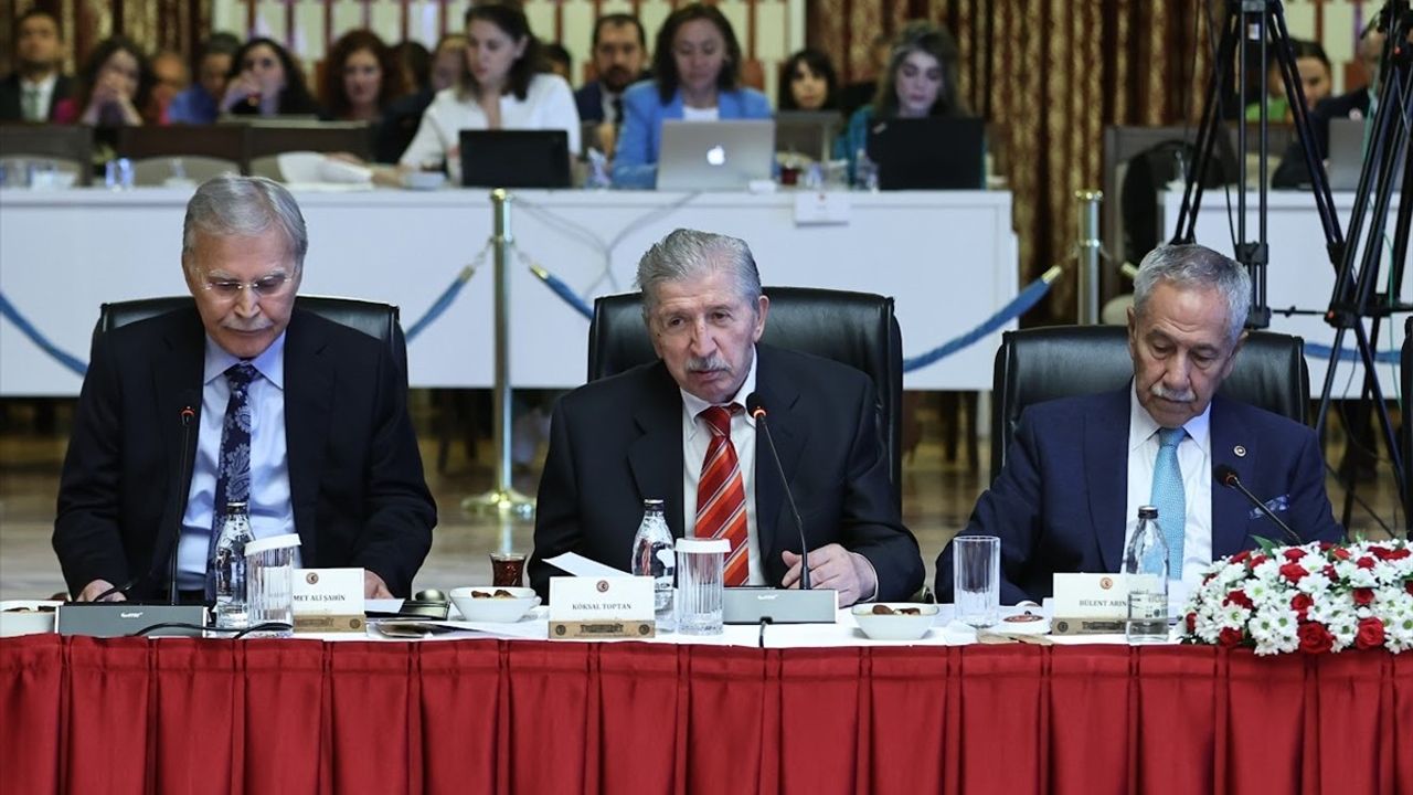 Milli Dayanışma Komisyonu Toplandı: Hikmet Çetin'in Açıklamaları