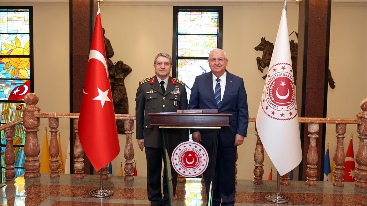 Milli Savunma Bakanı Güler, Orgeneral Bayraktaroğlu'nu Kabul Etti