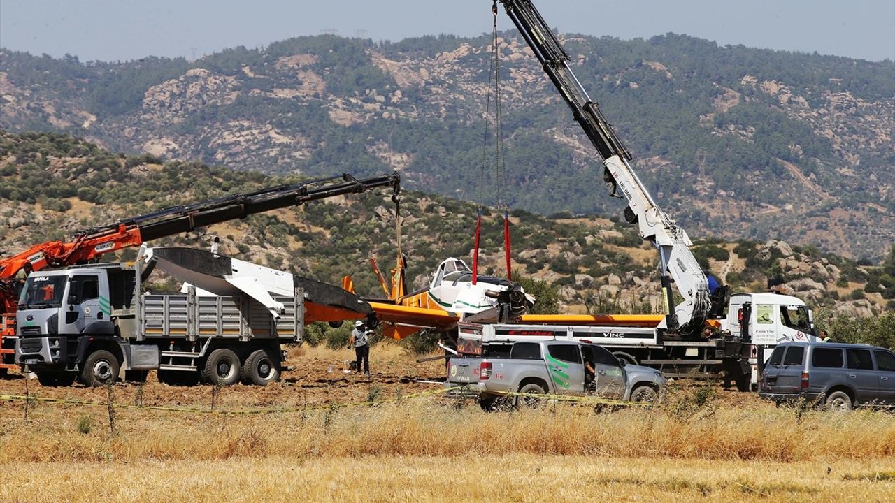 Muğla'da Zorunlu İniş Yapan Yangın Söndürme Uçağının Kaldırılması İçin Çalışmalar Başladı