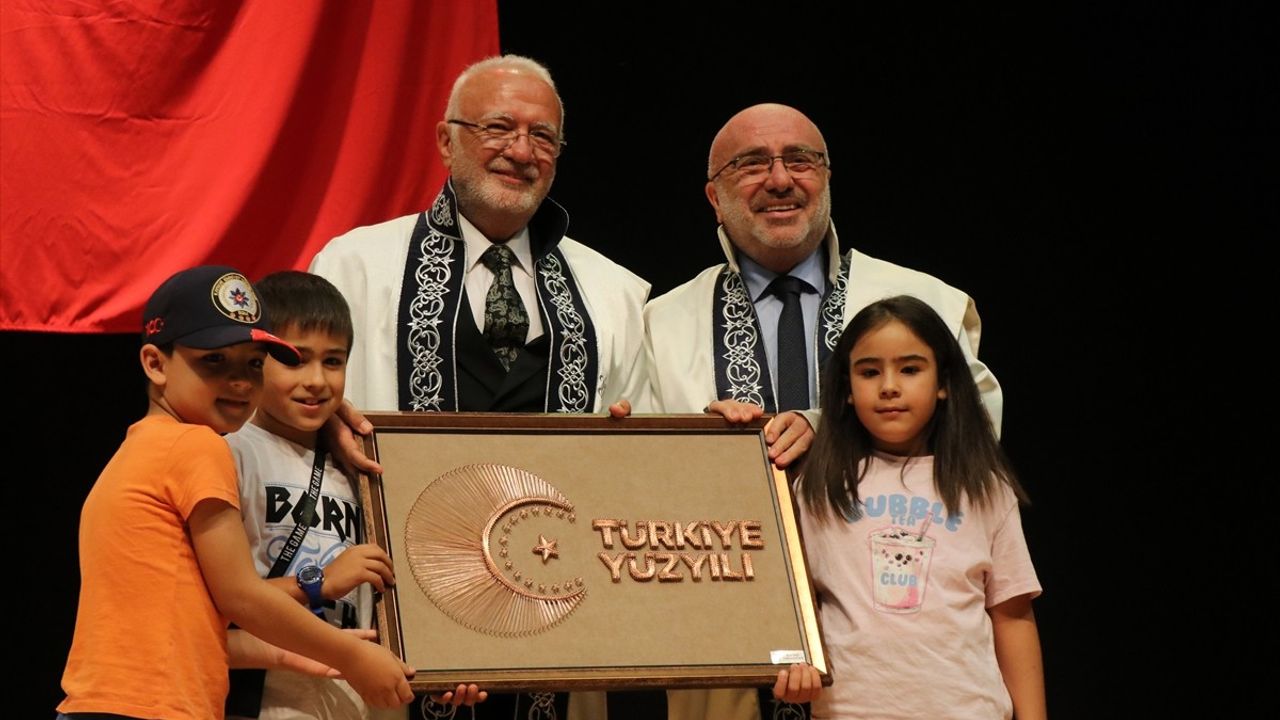 Mustafa Elitaş'a Fahri Doktora Unvanı Takdim Edildi