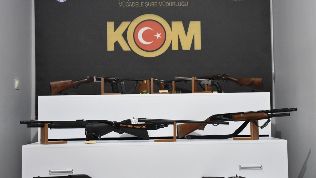 Niğde'de Kaçakçılık Operasyonu: 9 Şüpheli Yakalandı
