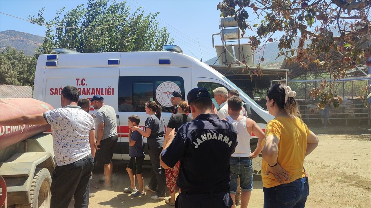 Ödemiş'te çiftlik yangını: 16 büyükbaş telef, yaklaşık 500 balya saman yandı