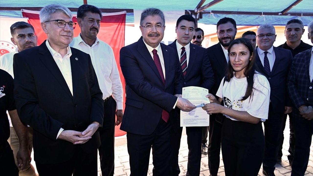 Osmaniye'de Depremzedelere 27 Yeni Köy Evi Teslim Edildi