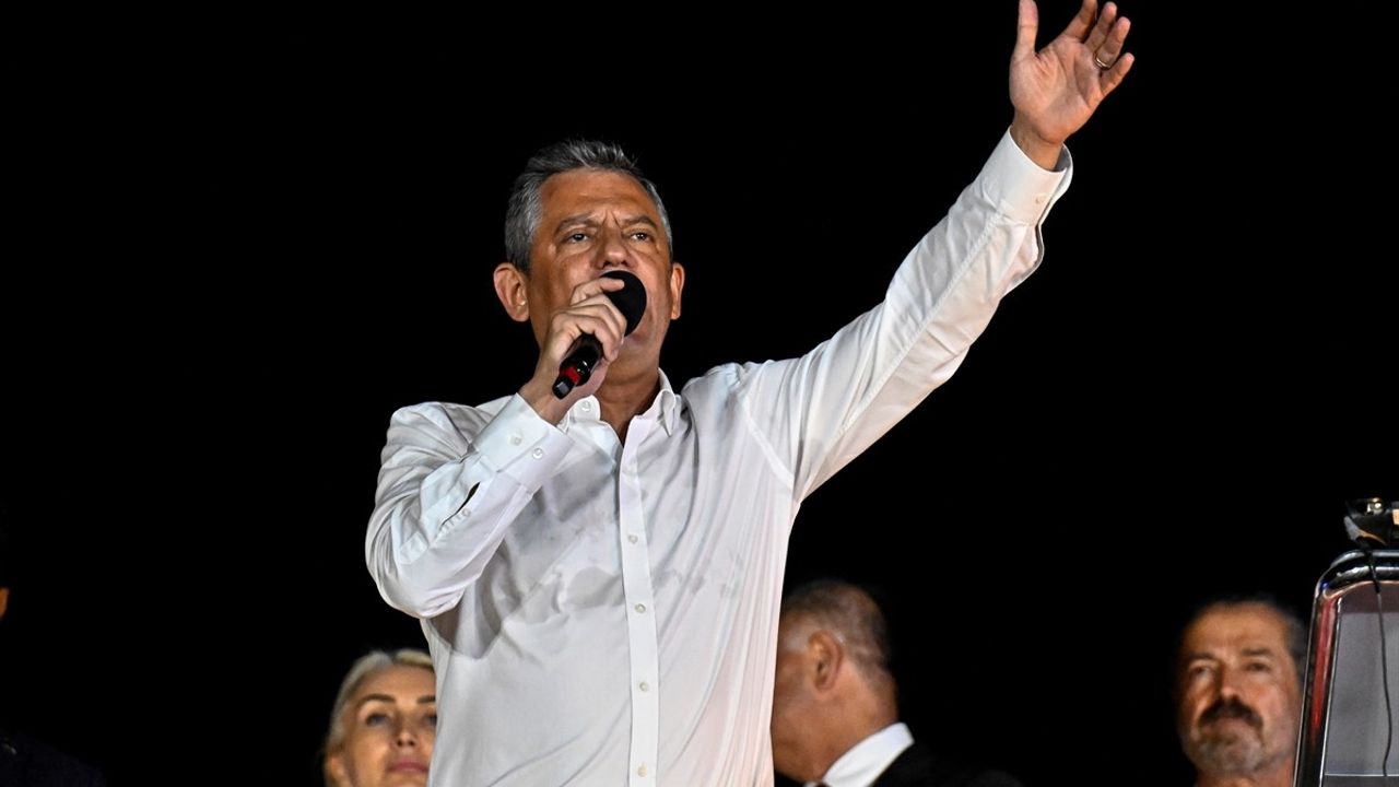 Özgür Özel Tuzla'da CHP Mitingine Katıldı