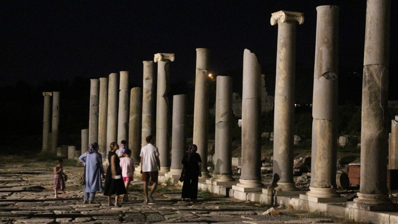 Patara Antik Kenti Gece Işıklarıyla Tarihe Açılıyor
