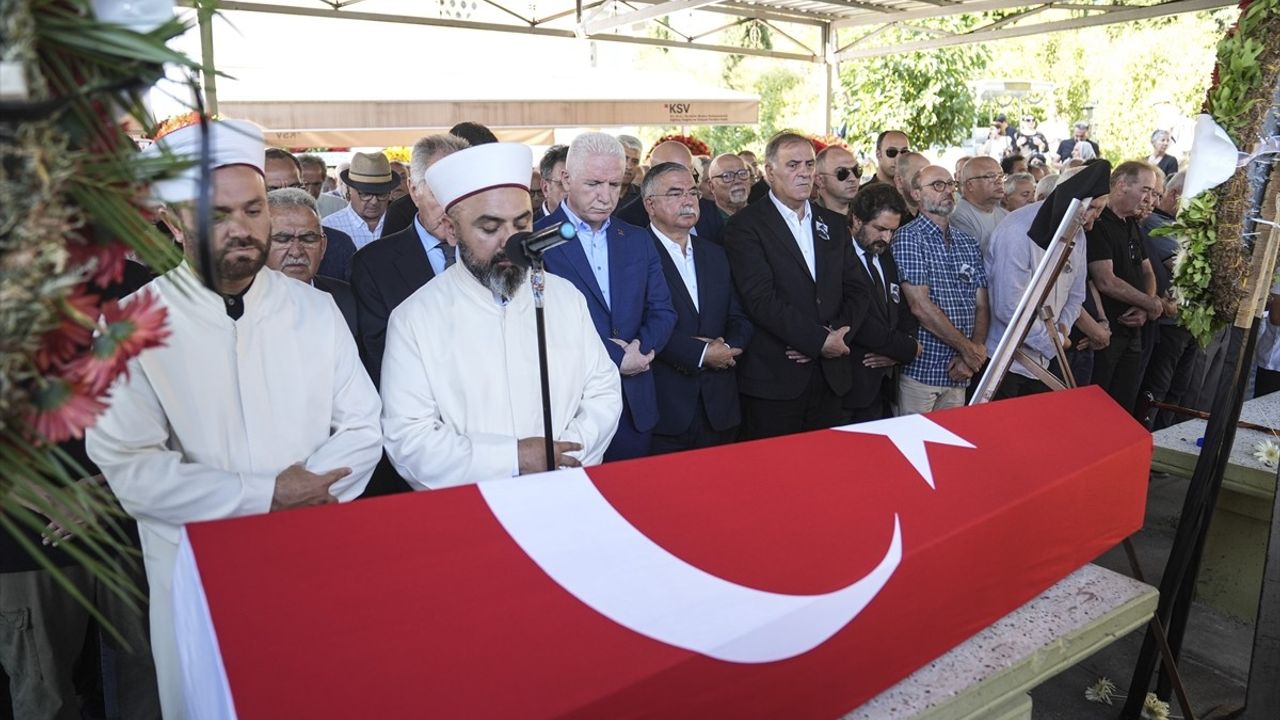 Prof. Dr. Metin Sözen Son Yolculuğuna Uğurlandı