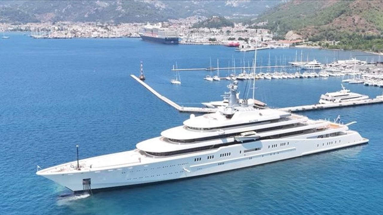 Roman Abramoviç'in Ultra Lüks Yatı 'Eclipse' Marmaris'ten Ayrıldı