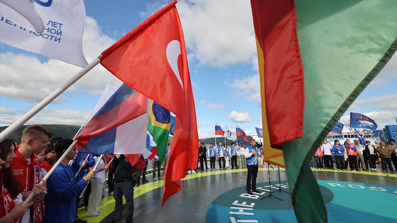 Rosatom'un Nükleer Buzkıranla Kuzey Kutbu Keşfi Türkiye Katılımıyla Başladı