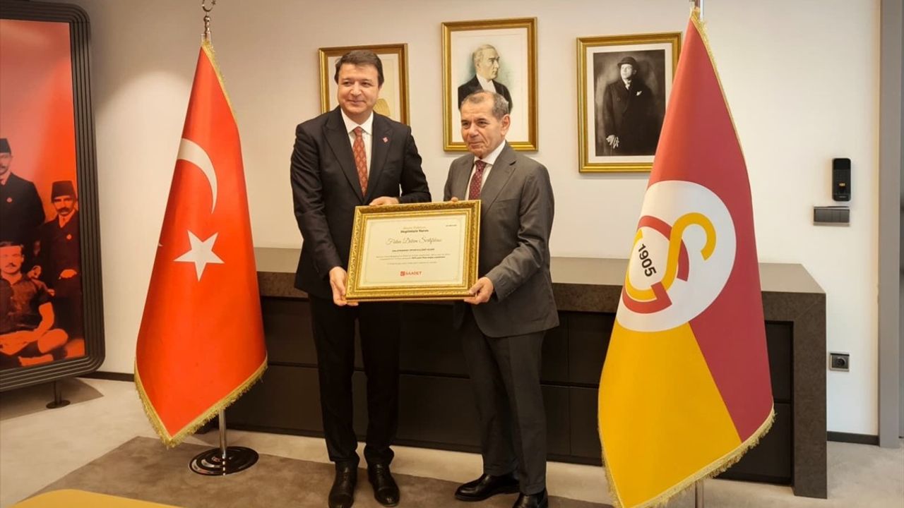 Saadet Partisi Genel Başkanı Mahmut Arıkan Galatasaray'ı Ziyaret Etti
