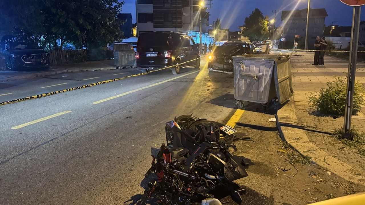 Sakarya'da Motosiklet ve Ciplerin Karıştığı Kaza: 1 Ölü, 1 Yaralı