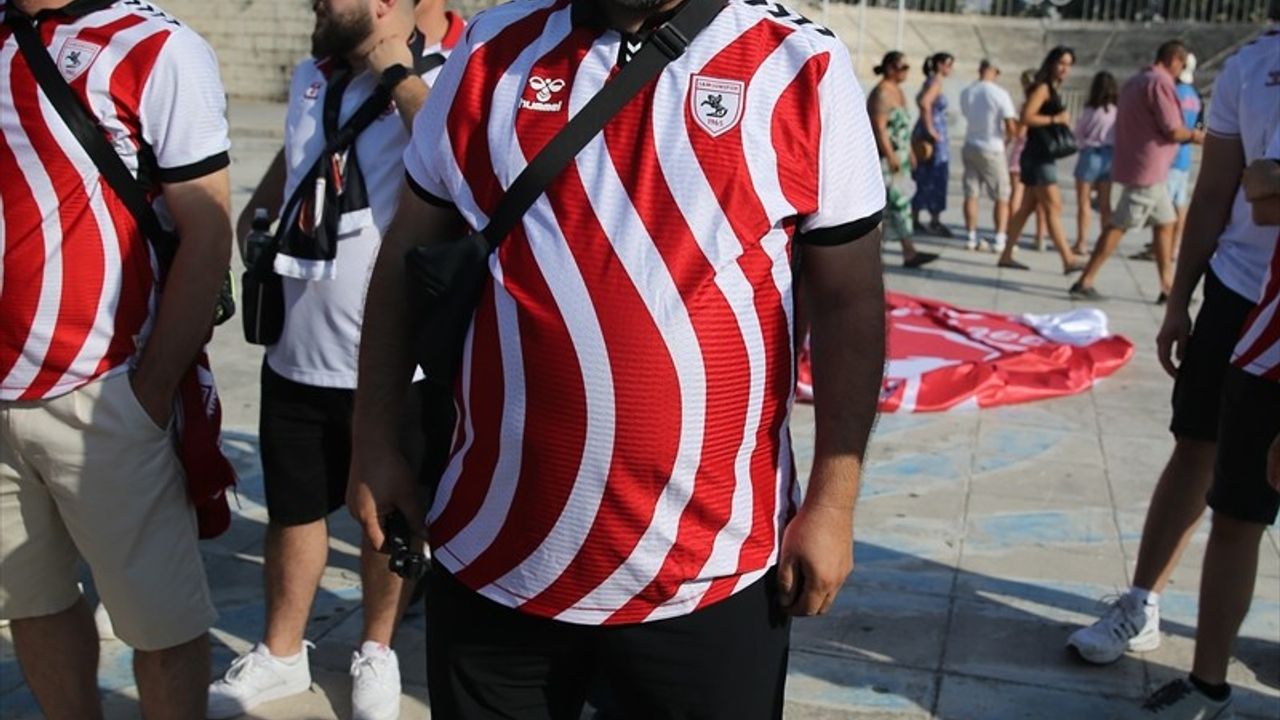 Samsunspor Taraftarı Taner Tamtürk, Panathinaikos Maçı İçin 10.300 Km Yol Katetti