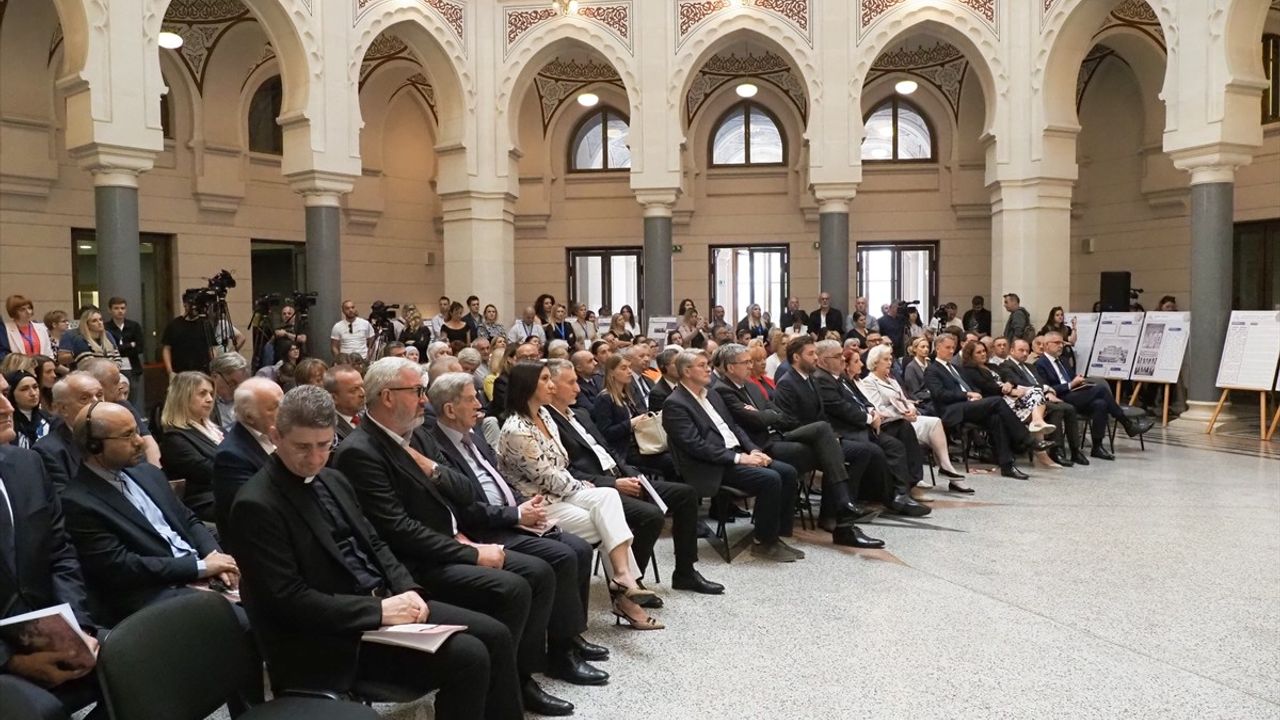Saraybosna'da Vijecnica Kütüphanesi'nin Yakılışının 33. Yılı Anma Töreni