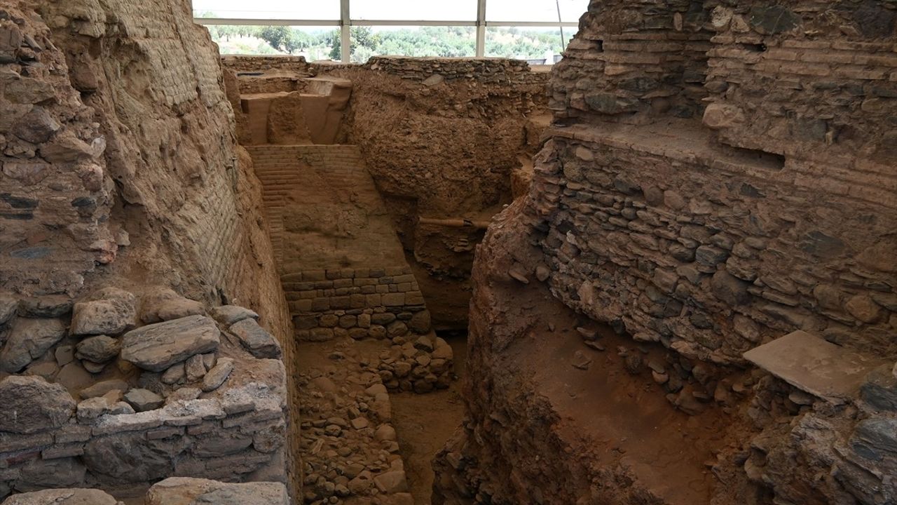 Sardes Antik Kenti'nde Lidya Kalıntıları Ziyarete Açılıyor