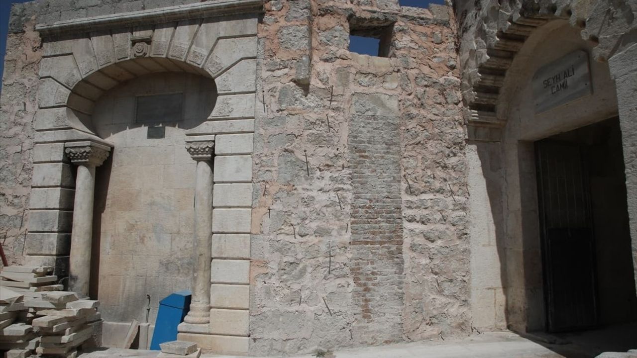 Şeyh Ali Camisi'nin Restorasyonu Devam Ediyor