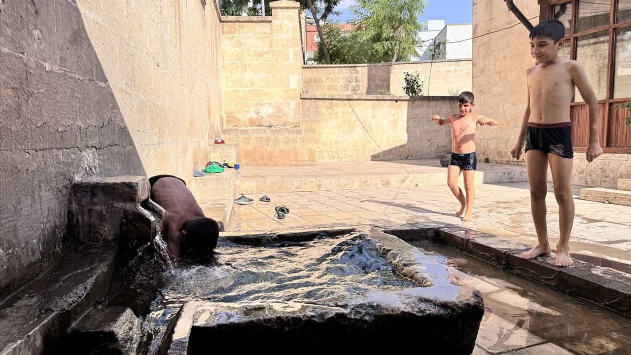 Siirt ve Batman'da Sıcak Hava Hayatı Zorluyor