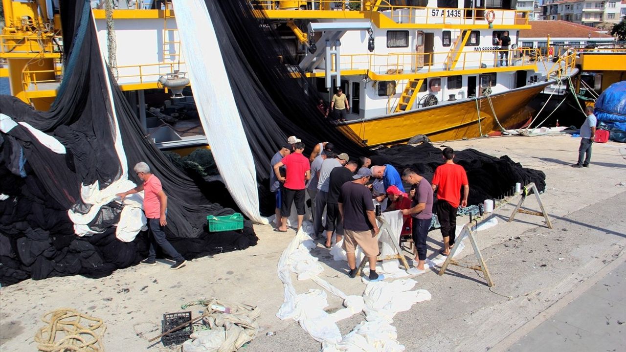 Sinop'ta Balıkçılar Av Yasağının Sona Erişini Bekliyor