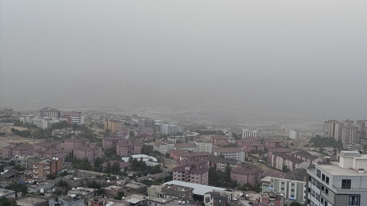 Şırnak'ta Etkili Toz Taşınımı