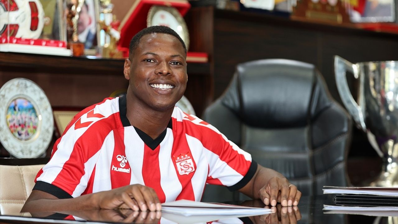 Sivasspor Luan Campos ile Anlaştı