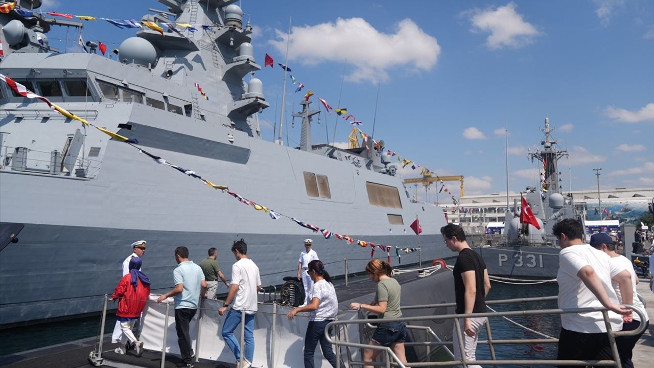 TCG Sakarya ve TCG Hızırreis'e Yoğun İlgi