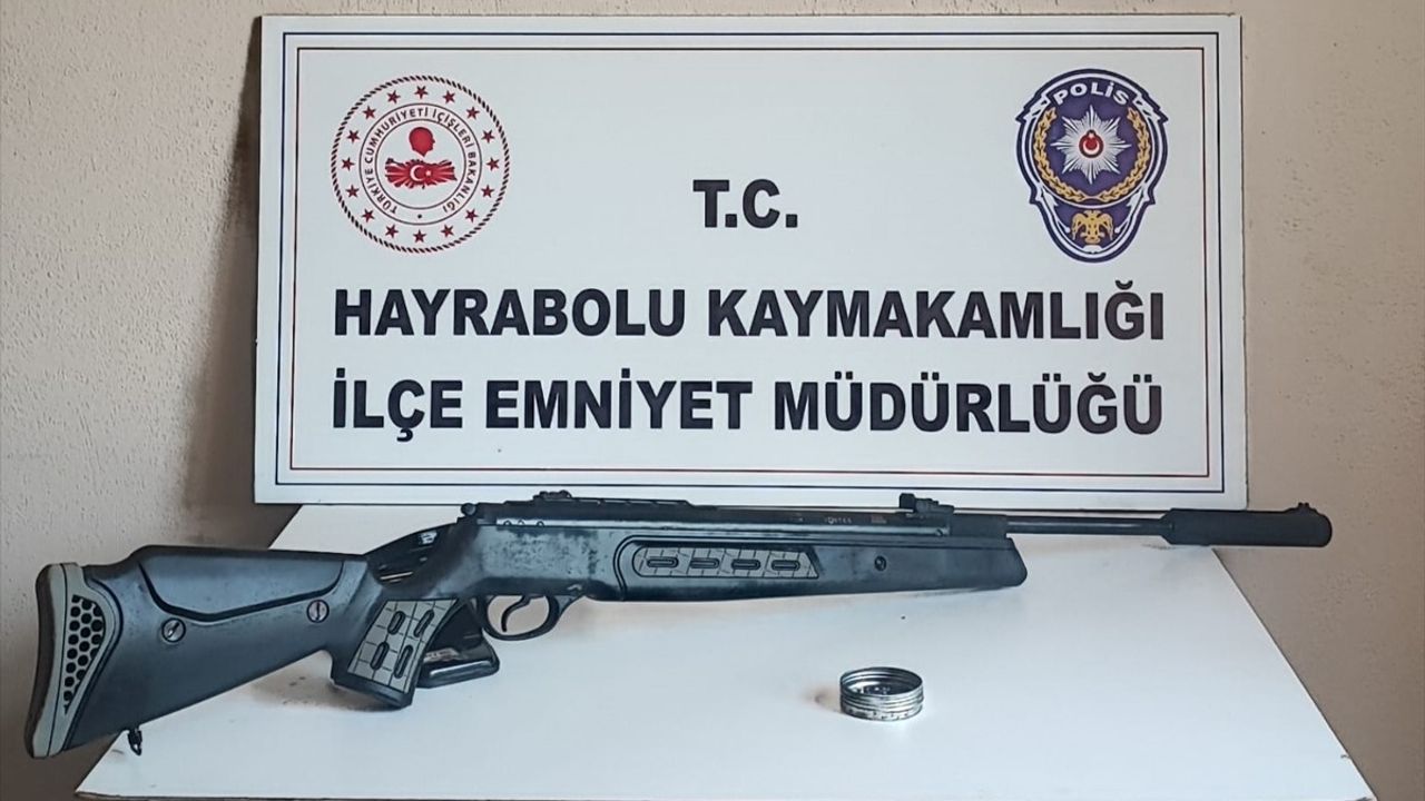 Tekirdağ'da Rap Şarkıcısı Çakal'a Havalı Tüfekle Yaralama Olayı: Zanlı Yakalandı