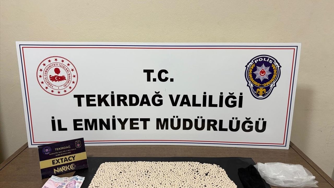 Tekirdağ'da Uyuşturucu Operasyonu: 2.474 Sentetik Ecza Hapı Ele Geçirildi