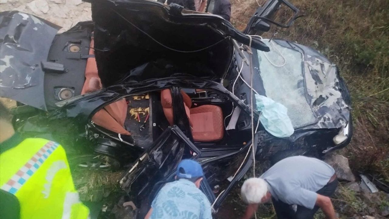 Tokat'ta Feci Kaza: İki Ölü, Üç Yaralı