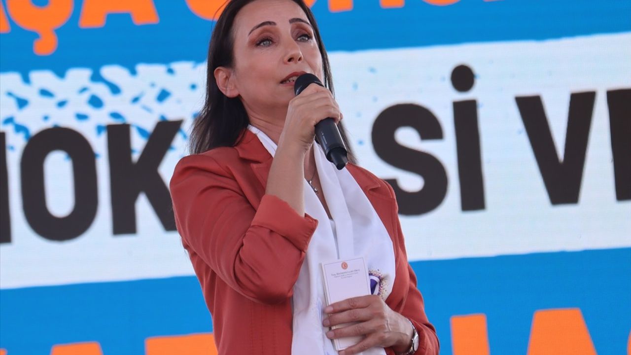 Tülay Hatimoğulları, 1 Eylül Dünya Barış Günü Mitingi'nde Konuştu