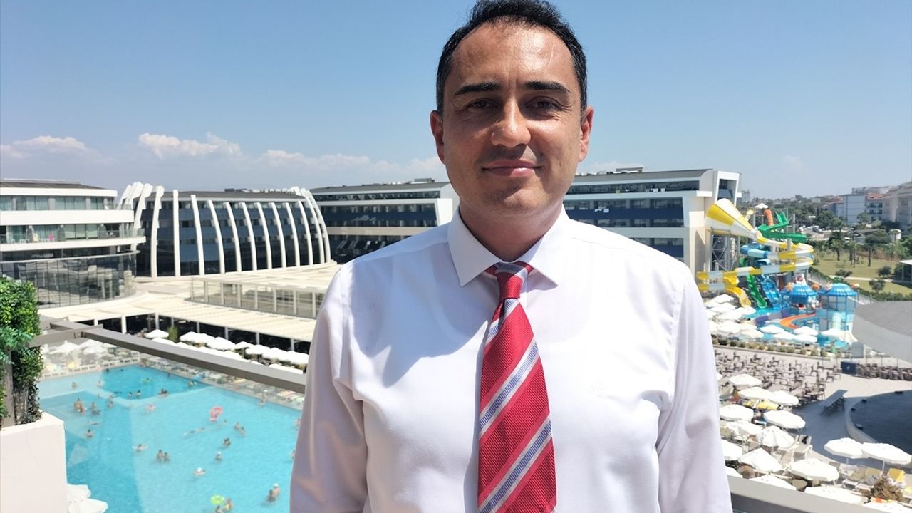 Turizm Sezonu Değerlendirmesi: 65 Milyar Dolar Gelir Hedefi