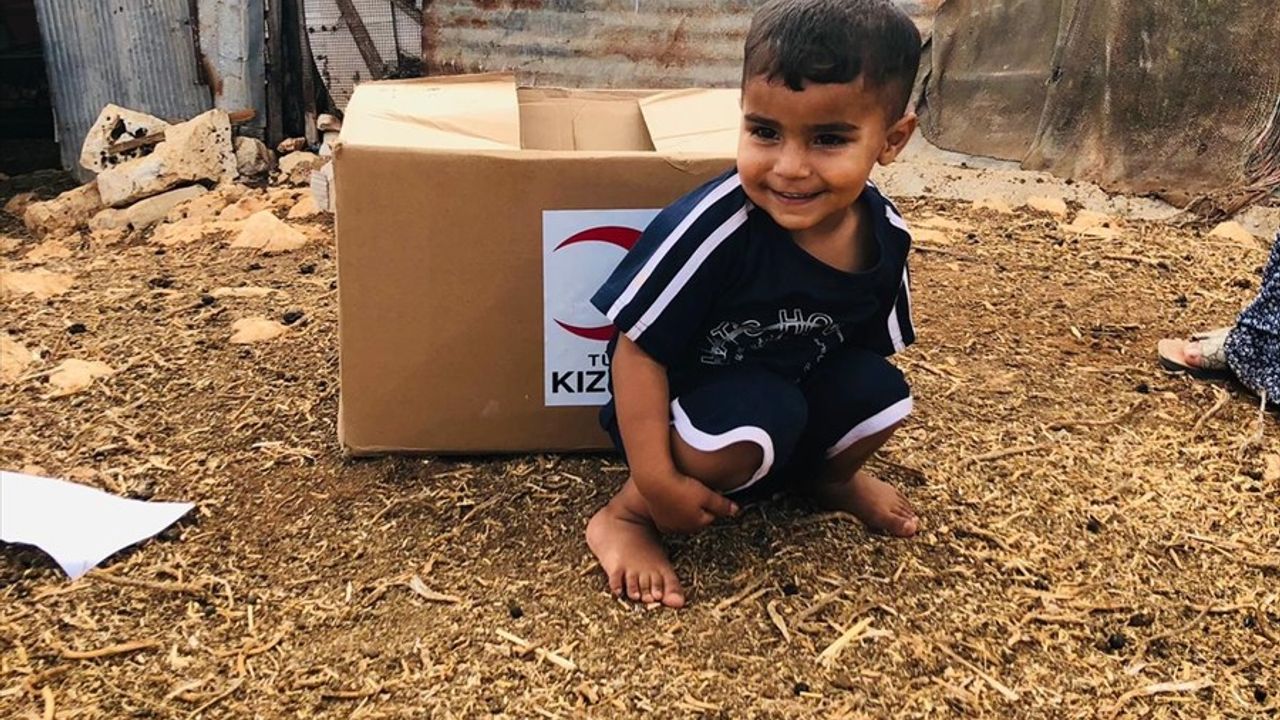 Türk Kızılay Batı Şeria'ya Gıda Yardımı Götürdü