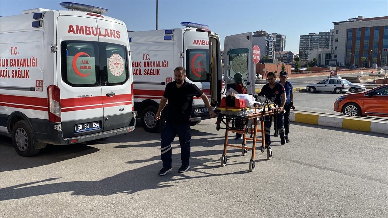 Ulaş Kaymakamı Esad Mücahit Eskimez Trafik Kazasında Yaralandı