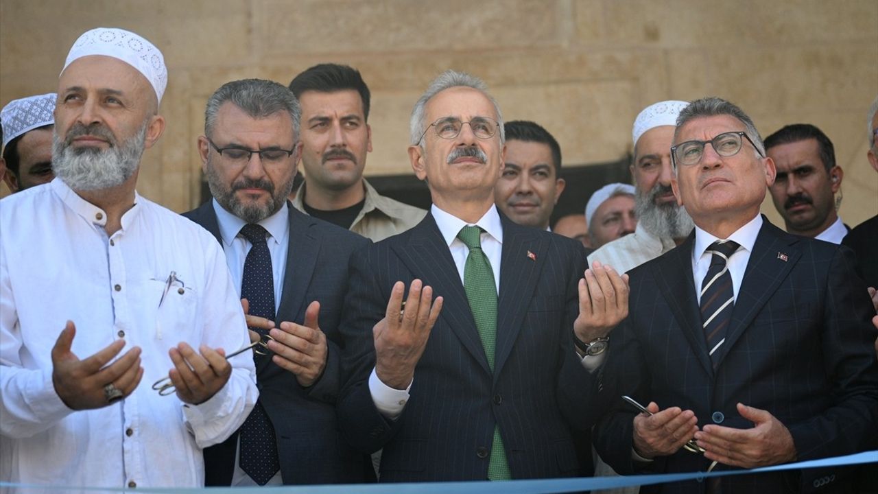 Ulaştırma ve Altyapı Bakanı Uraloğlu Sivas'ta Ziyaretlerde Bulundu