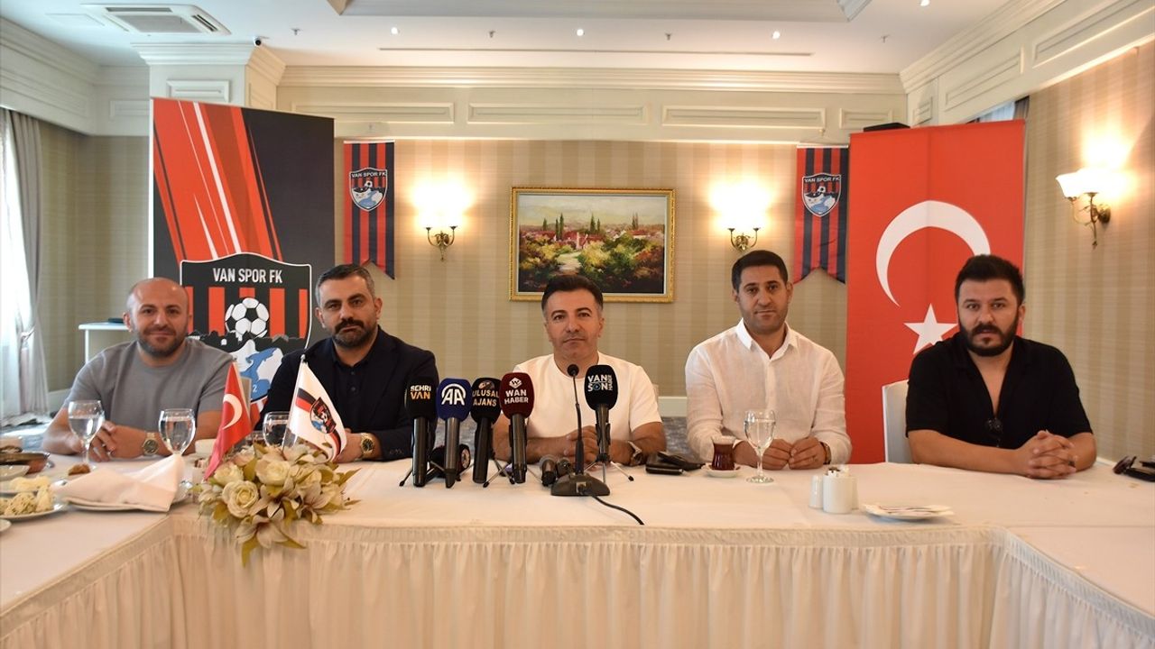 Vanspor'da Transfer Çalışmaları Devam Ediyor