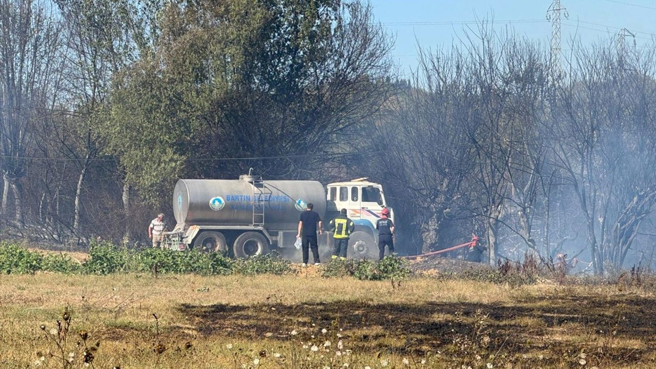 Yangın Kontrol Altına Alındı: Bartın'da Tarla ve Ağaçlık Alan Temas Halinde