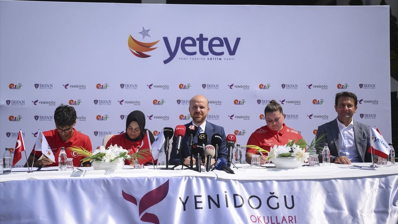 Yeni Türkiye Eğitim Vakfı Üç Milli Okçuya Destek Sağlıyor