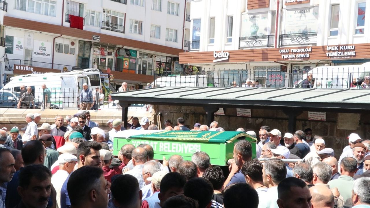 Yozgat'ta Trafik Kazasında Hayatını Kaybeden Hemşire Derya Balta Defnedildi