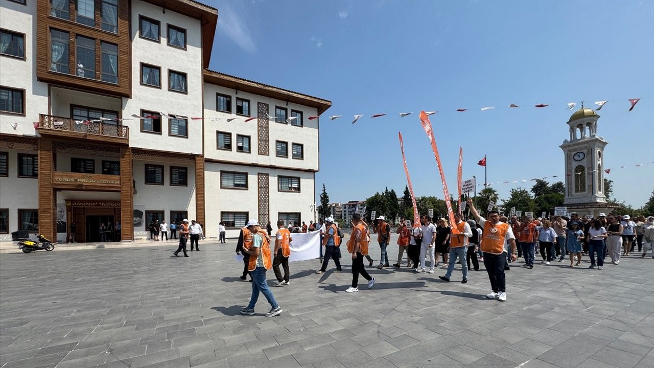 Yunusemre Belediyesi'nde Memurlar İş Bıraktı