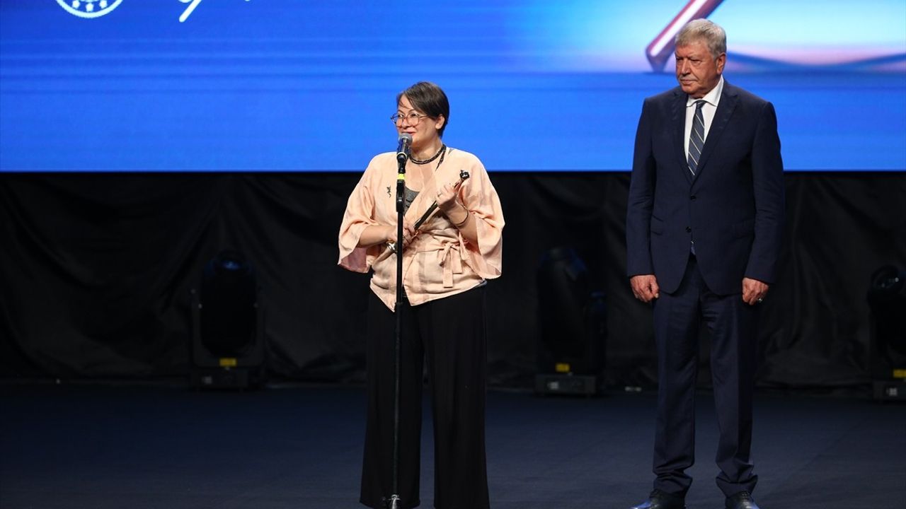 32. Uluslararası Adana Altın Koza Film Festivali'nde Ödüller Sahiplerini Buldu