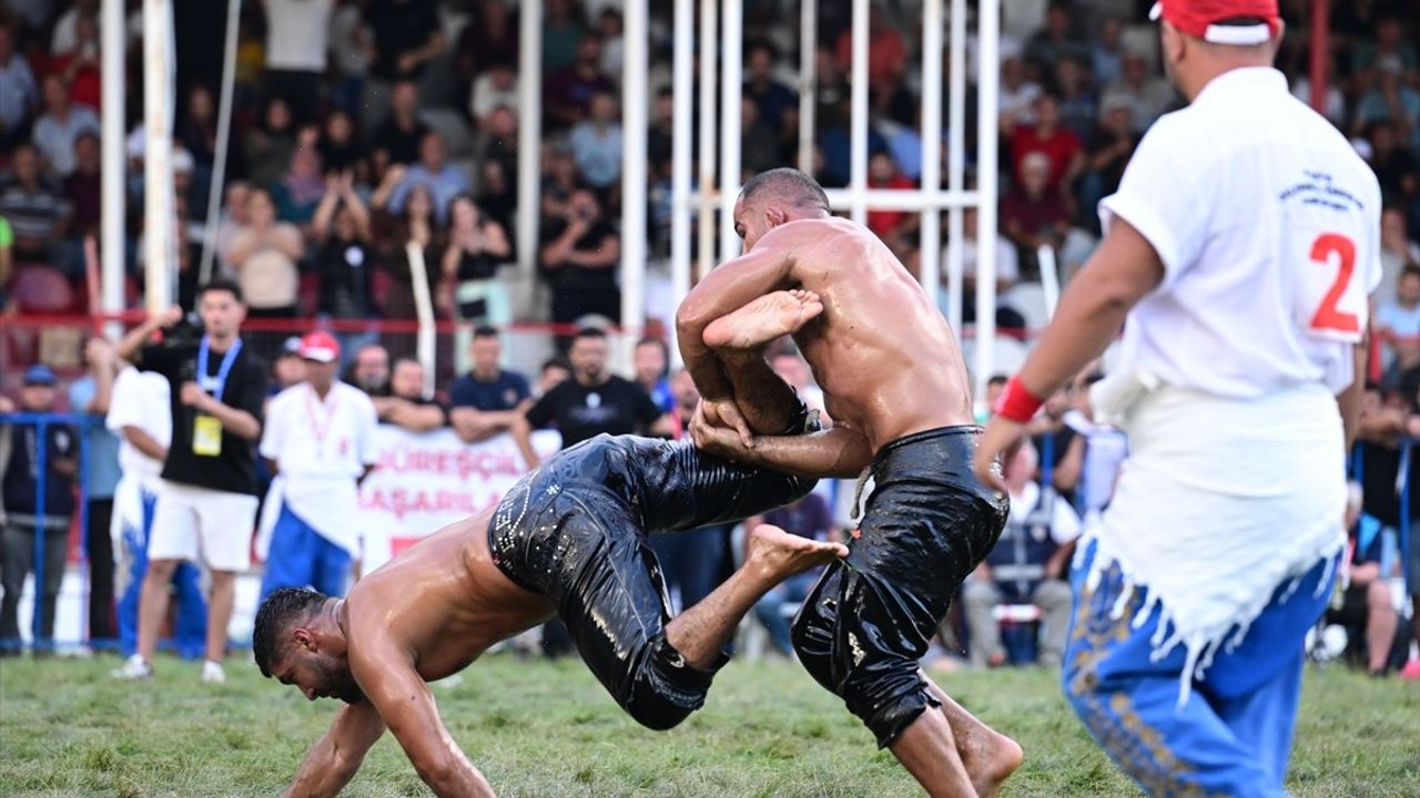 673. Tarihi Elmalı Yağlı Güreşleri'nde Enes Doğan Başpehlivanlık Tacını Giydi