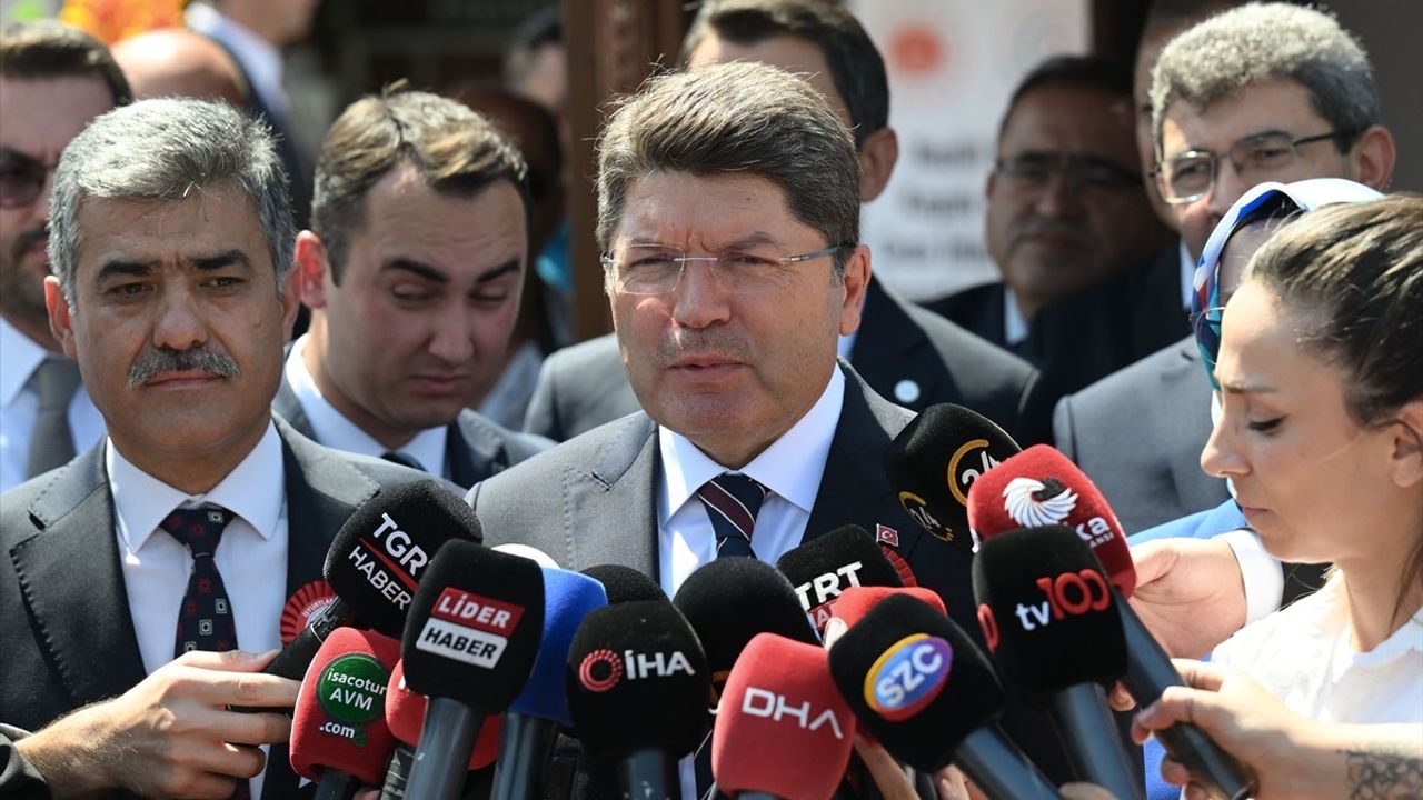 Adalet Bakanı Tunç'tan Açıklamalar: Yargı ve Soruşturmalar Üzerine Değerlendirmeler